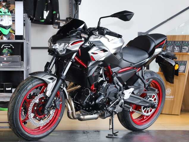 Comprar Carenados Moto Kawasaki Ninja Z650 2020-2023 - Negro Plata Rojo